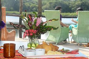 Lamanai Landings Hotel and Marina