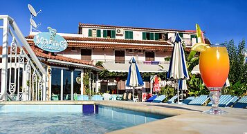 Acapulco Marinos Studios & Apartments