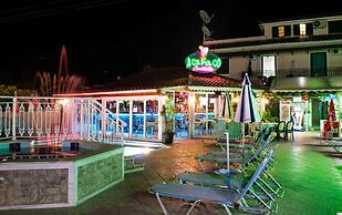 Acapulco Marinos Studios & Apartments