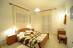 Acapulco Marinos Studios & Apartments