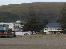 Cave Rock Guest House