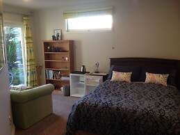 Cave Rock Guest House