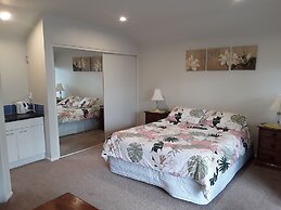 Cave Rock Guest House