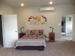 Cave Rock Guest House