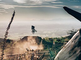 Cave Rock Guest House