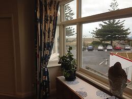 Cave Rock Guest House