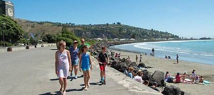 Cave Rock Guest House