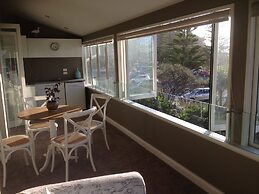 Cave Rock Guest House