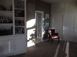 Cave Rock Guest House