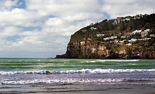 Cave Rock Guest House