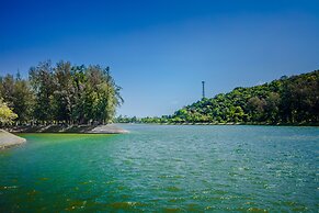 Naiharn Beach Resort