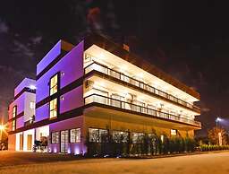 Fayton Hotel