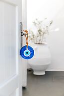 Blue Dolphins Apartments & Suites