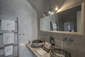 Blue Dolphins Apartments & Suites