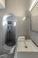 Blue Dolphins Apartments & Suites