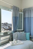 Blue Dolphins Apartments & Suites