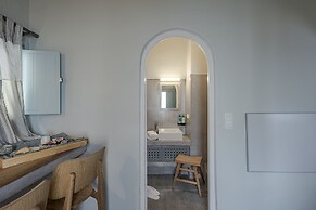 Blue Dolphins Apartments & Suites