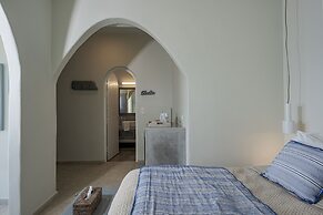 Blue Dolphins Apartments & Suites