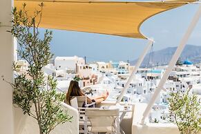 Blue Dolphins Apartments & Suites