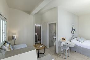 Blue Dolphins Apartments & Suites