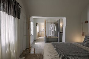 Blue Dolphins Apartments & Suites