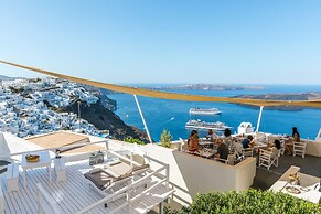 Blue Dolphins Apartments & Suites