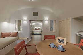 Blue Dolphins Apartments & Suites