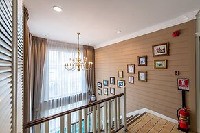 The Orchid House 153