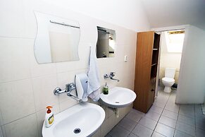 Nitra Glycerin Hostel