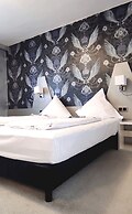 Hotel Hellers Twenty Four 2