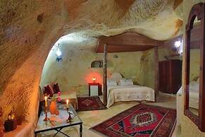 Jerveni Cave Hotel