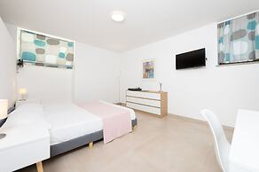 Gioia 13 Apartments & Rooms