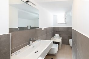 Gioia 13 Apartments & Rooms