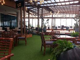 Grand Eliana Hotel Conference & Spa