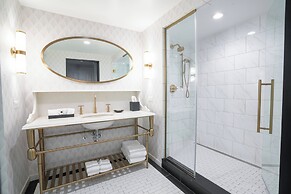 Hotel LeVeque, Autograph Collection