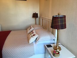 Rossmount Guest House