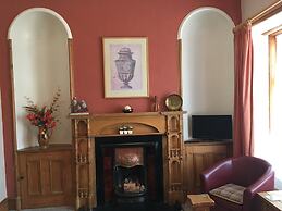 Rossmount Guest House