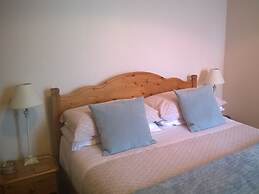 Rossmount Guest House