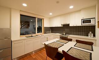 Holiday Niseko Shinsetsu Apartments