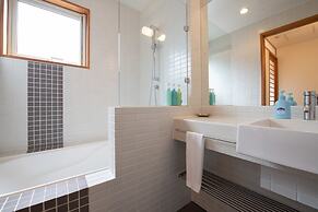 Holiday Niseko Shinsetsu Apartments