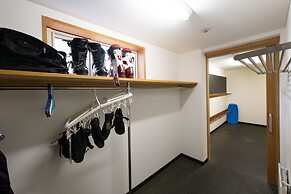 Holiday Niseko Shinsetsu Apartments