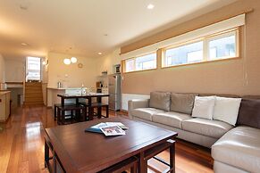 Holiday Niseko Shinsetsu Apartments