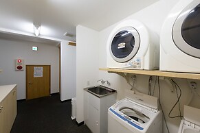 Holiday Niseko Shinsetsu Apartments