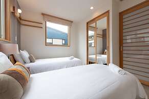 Holiday Niseko Shinsetsu Apartments