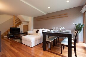 Holiday Niseko Shinsetsu Apartments