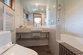 Holiday Niseko Shinsetsu Apartments