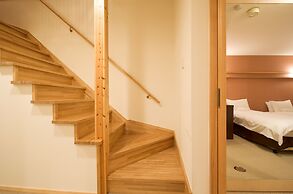 Holiday Niseko Shinsetsu Apartments