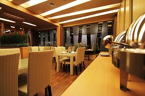 The L Hotel Entertainment