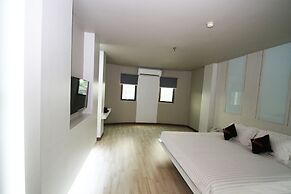 The L Hotel Entertainment