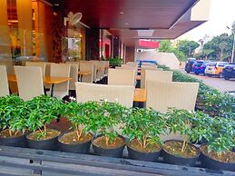 The L Hotel Entertainment